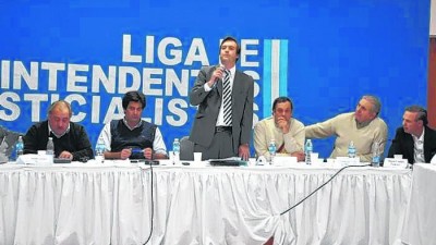 Río Negro: Intendentes del PJ van por los fondos petroleros