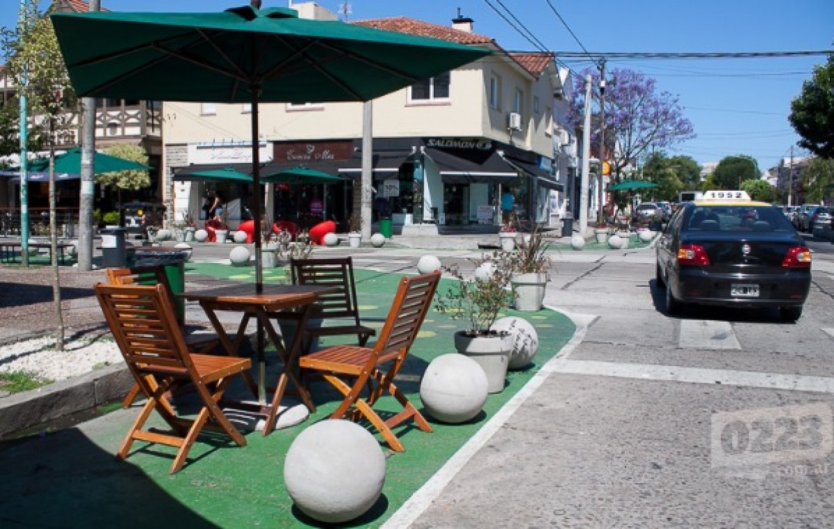Mar del Plata: Un centro comercial a cielo abierto en el barrio Los Troncos