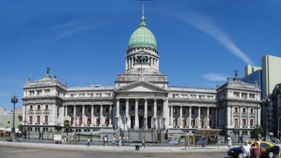 El Congreso renueva 130 diputados y 24 senadores