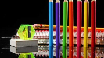 El Municipio de Paraná firmó un convenio con ocho librerías y habrá dos canastas escolares