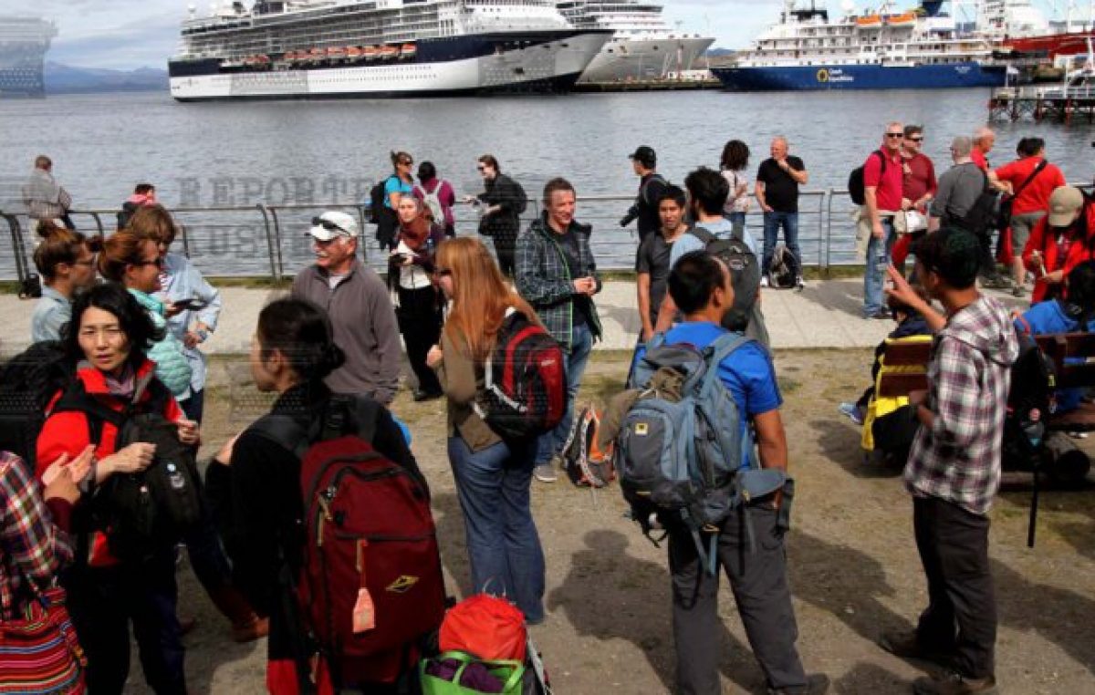 Más de 6000 turistas llegaron ayer a Ushuaia en cruceros