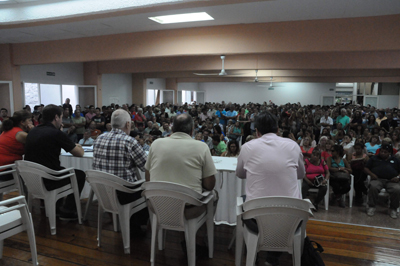 En una multitudinaria asamblea, los municipales analizaron y aceptaron la propuesta salarial del Ejecutivo.