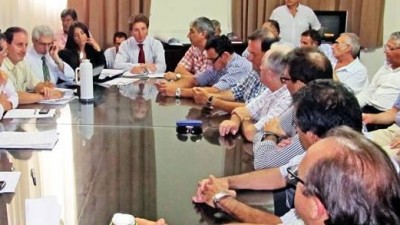 Día clave en la negociación de municipales Santafesinos
