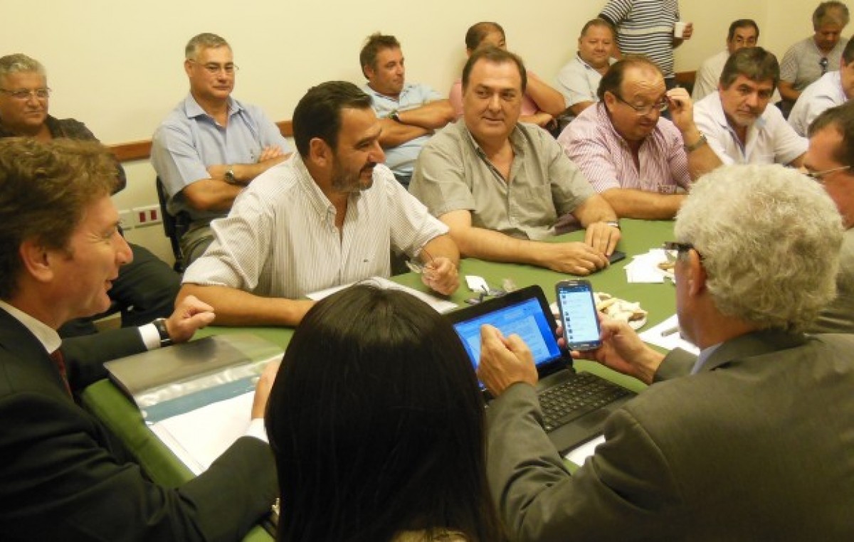 Santa Fe: Pasó a cuarto intermedio hasta el martes la paritaria municipal