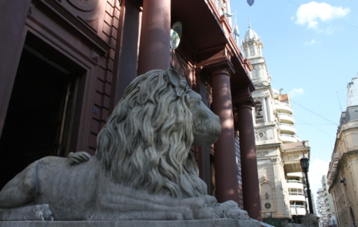 La Intendencia de Rosario y los empleados Municipales salieron a mover sus fichas en la previa de la paritaria