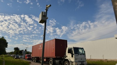 La Comuna de La Plata frena las fotomultas en los semáforos y retirará las cámaras