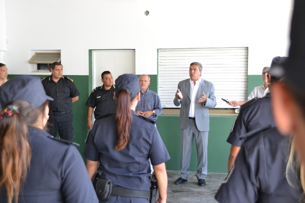 El intendente berissense, Enrique Slezack recibió otros 31 efectivos para el CPC mientras se ajustan detalles para el lanzamiento de la policía local.