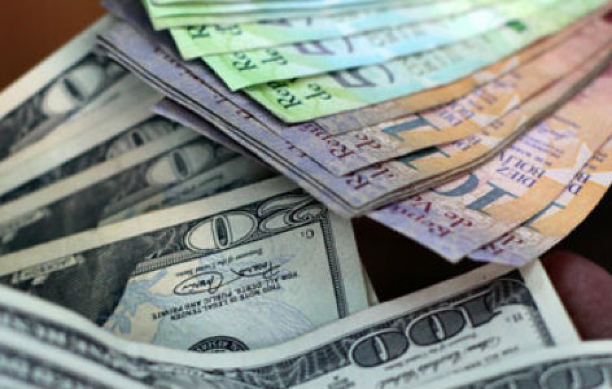 Después de 12 años los Venezolanos pueden comprar dólares en efectivo