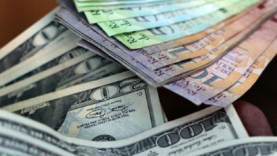 Después de 12 años los Venezolanos pueden comprar dólares en efectivo