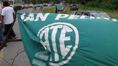 Protesta y permanencia de ATE en la Comisión Municipal de Barro Negro por despidos