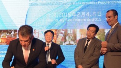 Urribarri cerró en China acuerdos por 250 millones de dólares para Entre Ríos