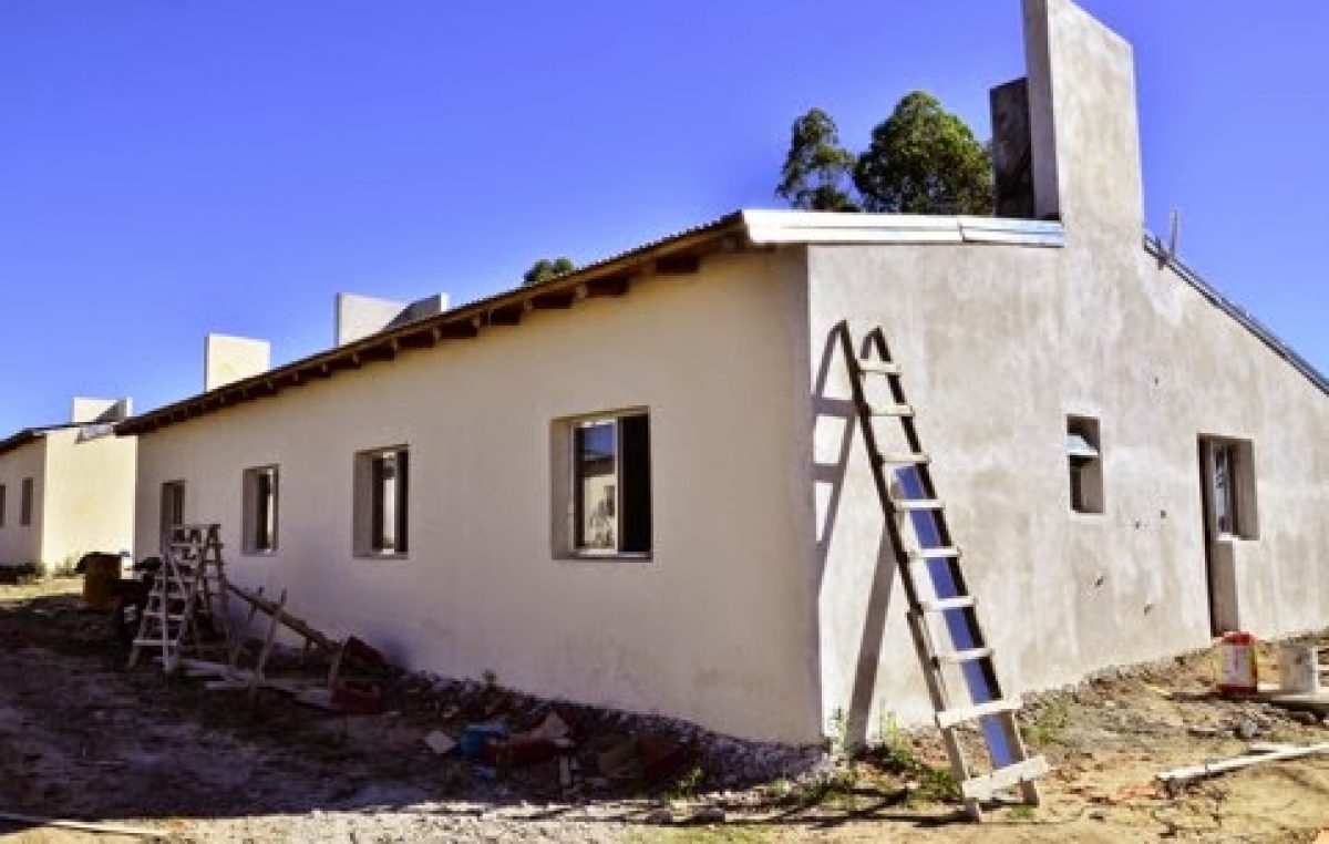 Se invierten 101 millones de pesos en viviendas en Concordia, Paraná, Federal y Colón
