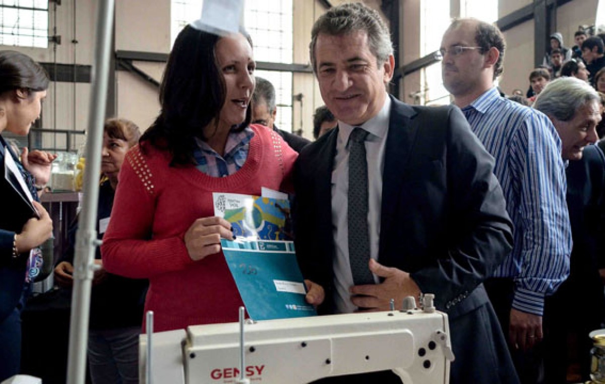 Se entregaron casi 1.500 microcréditos a emprendedores de la economía social de Entre Ríos