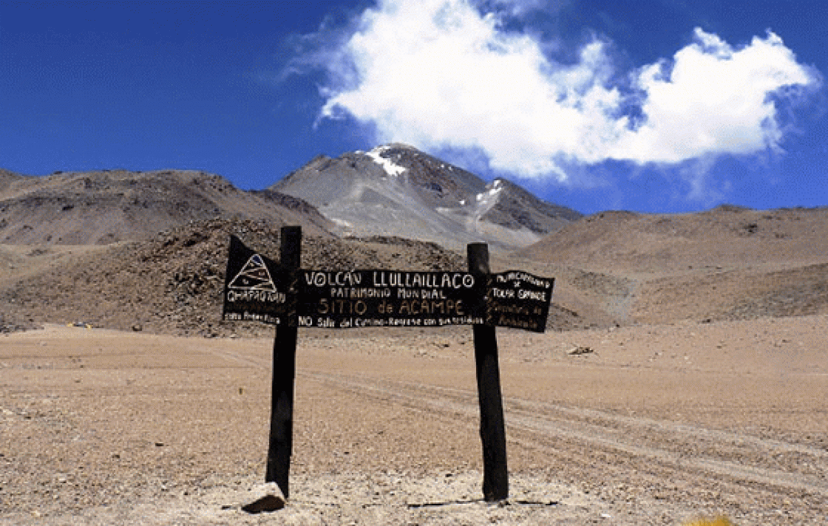 Instalan señalizaciones en la ruta arqueológica del volcán Llullaillaco
