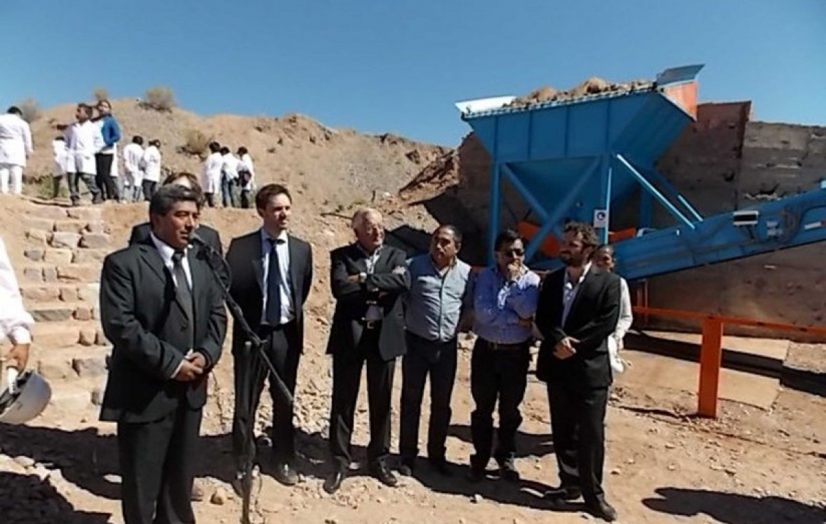 Huacalera: Inauguraron centro de explotación de áridos en la playa del río Yacoraite