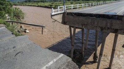 Se cayeron varios puentes y Tucumán quedó prácticamente aislado
