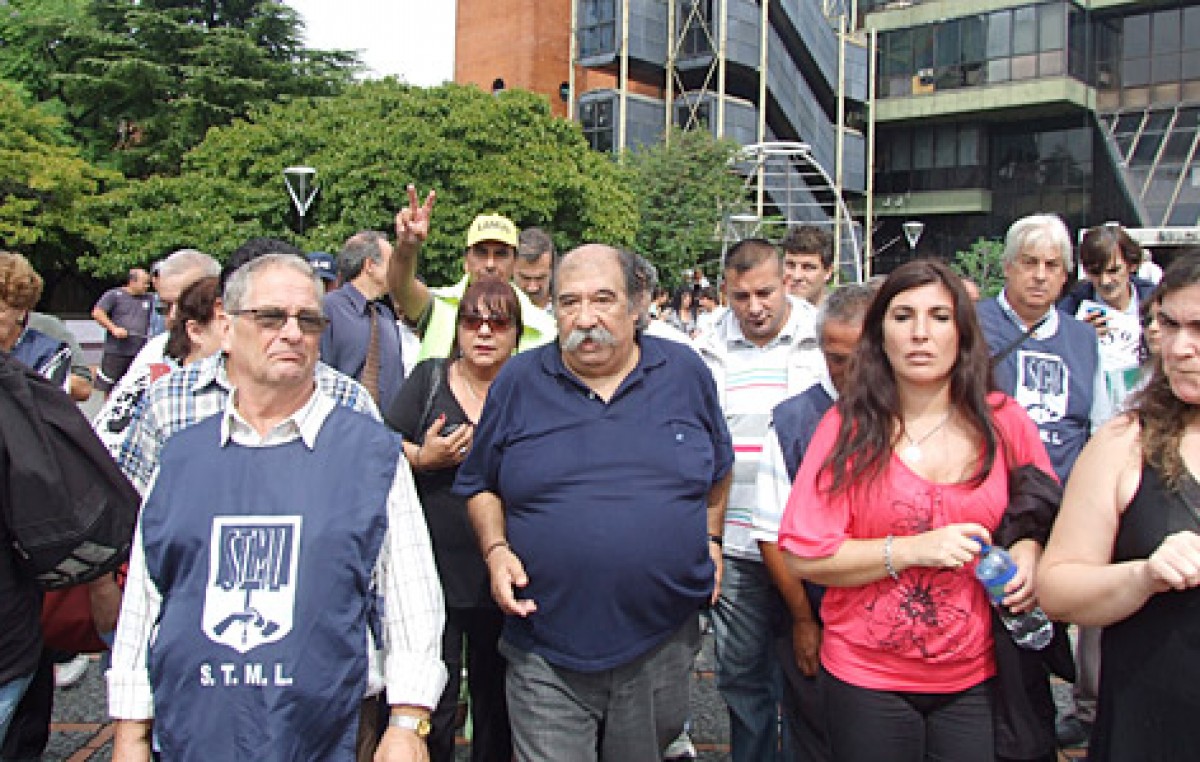 Municipales de Lanús rechazaron oferta del Ejecutivo y piden 35% de aumento