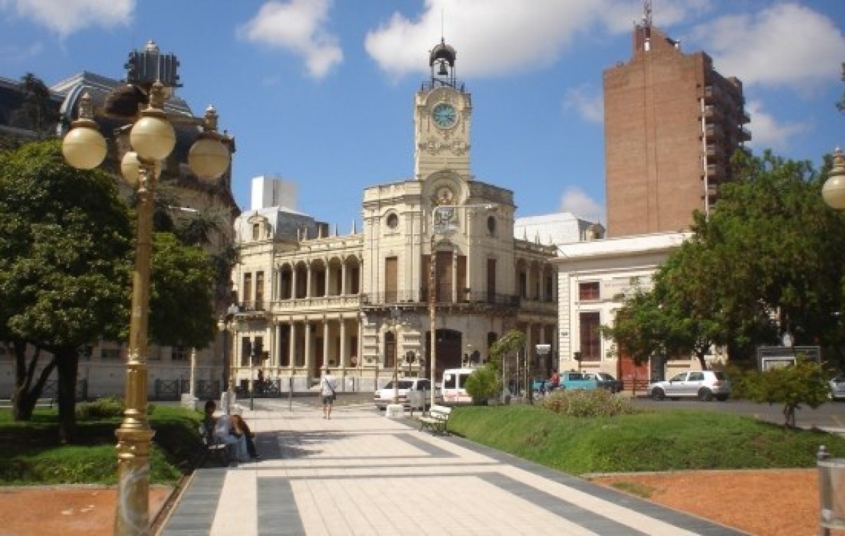 Paraná: Municipales piden 40% de aumento desde enero