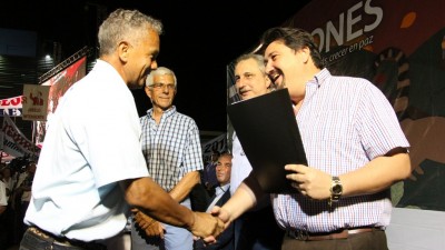El Gobernador de Misiones juntó a los 75 intendentes y entregó 40 millones para obras