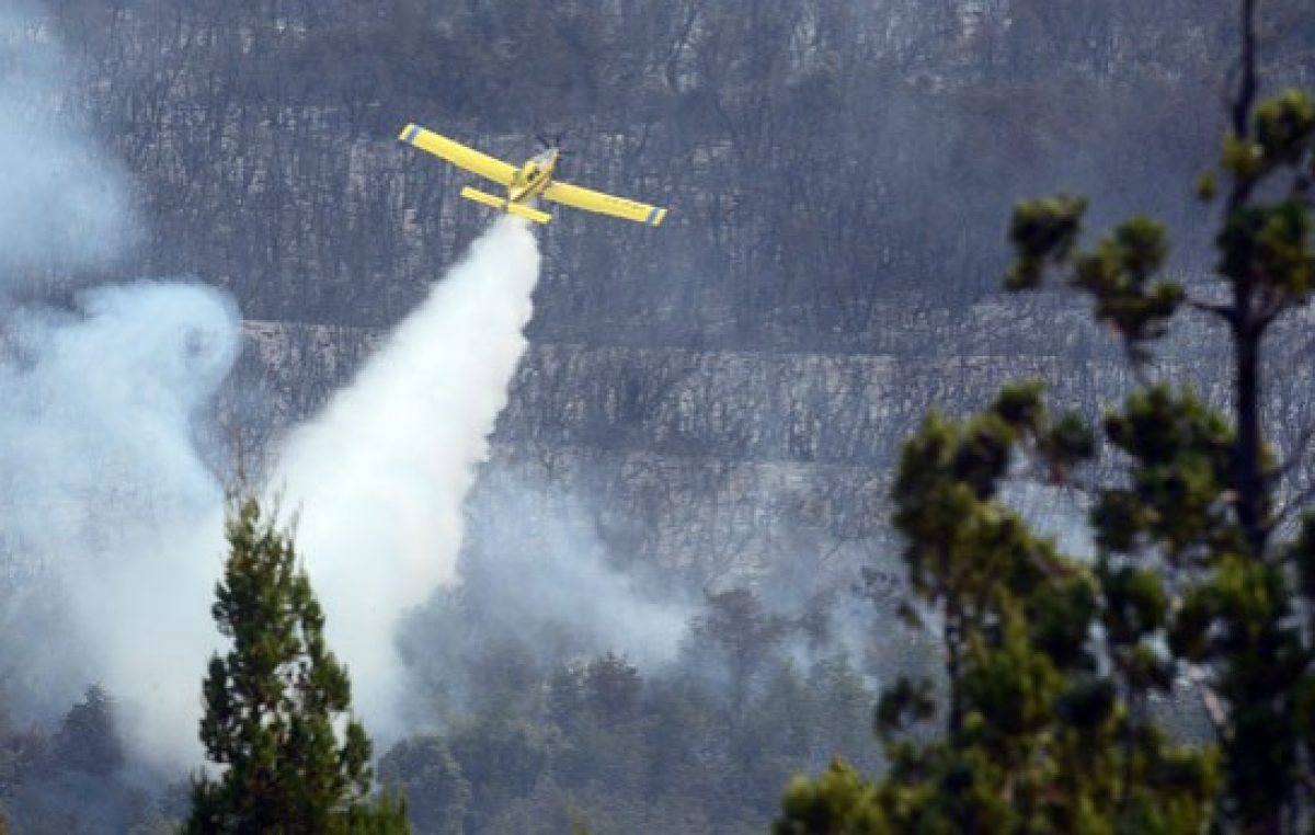 El incendio del cordón Cholila está contenido en todo su perímetro