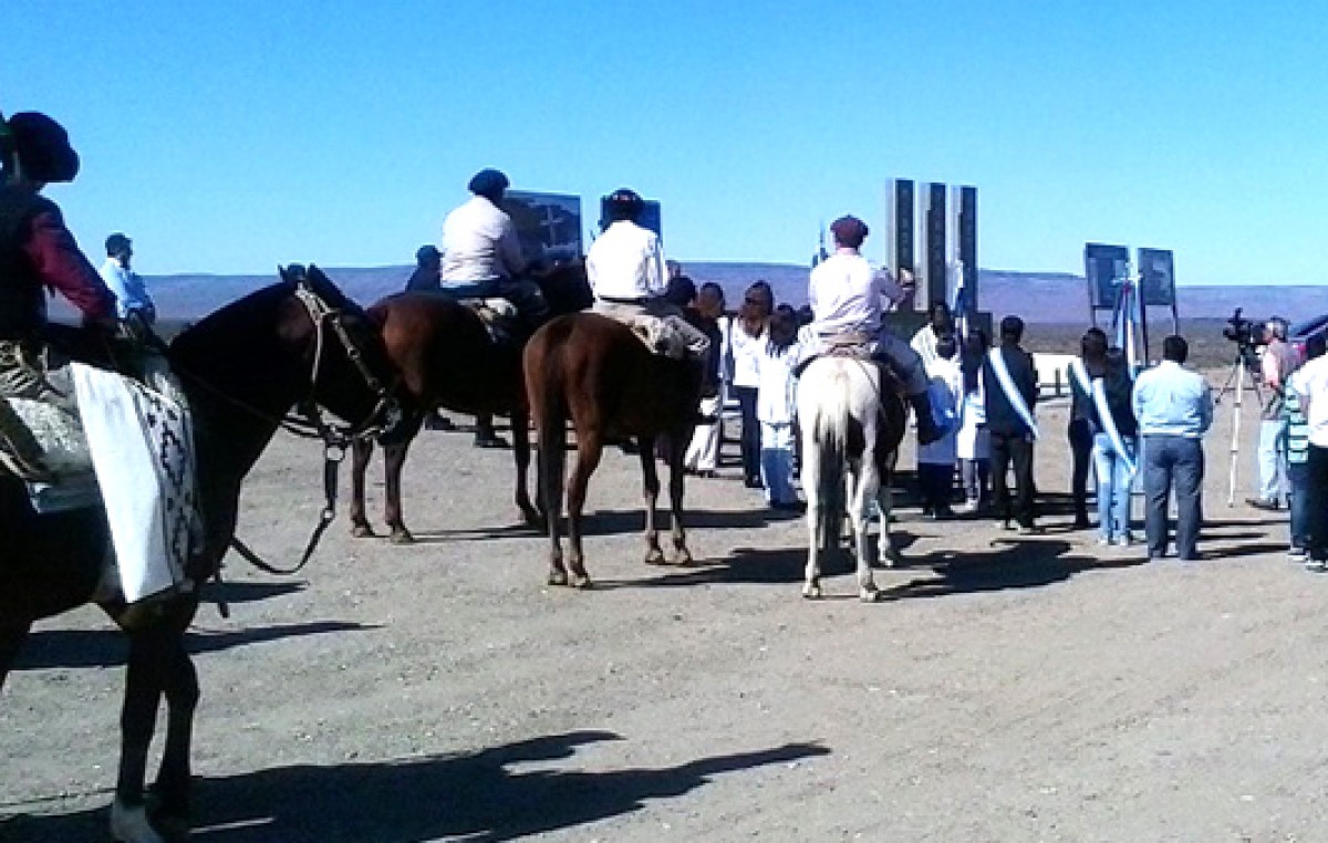 Gobernador Gregores recordó a los peones rurales fusilados