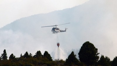 Aseguran que logró contenerse su avance y que las llamas se alejan de Los Alerces