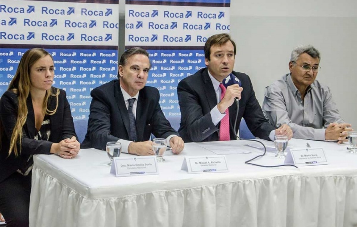 Se firmó contratos para la construcción de 231 viviendas en Roca