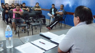 SOEMCO Caleta Olivia reclama pago de sueldo, si no va al paro