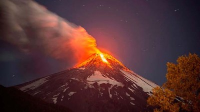 Hizo erupción el volcán Villarrica en Chile, a la altura de San Martín de Los Andes en nuestro país