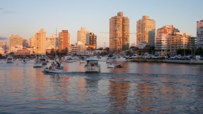 En Uruguay, los argentinos tienen depositados u$s3.000 millones