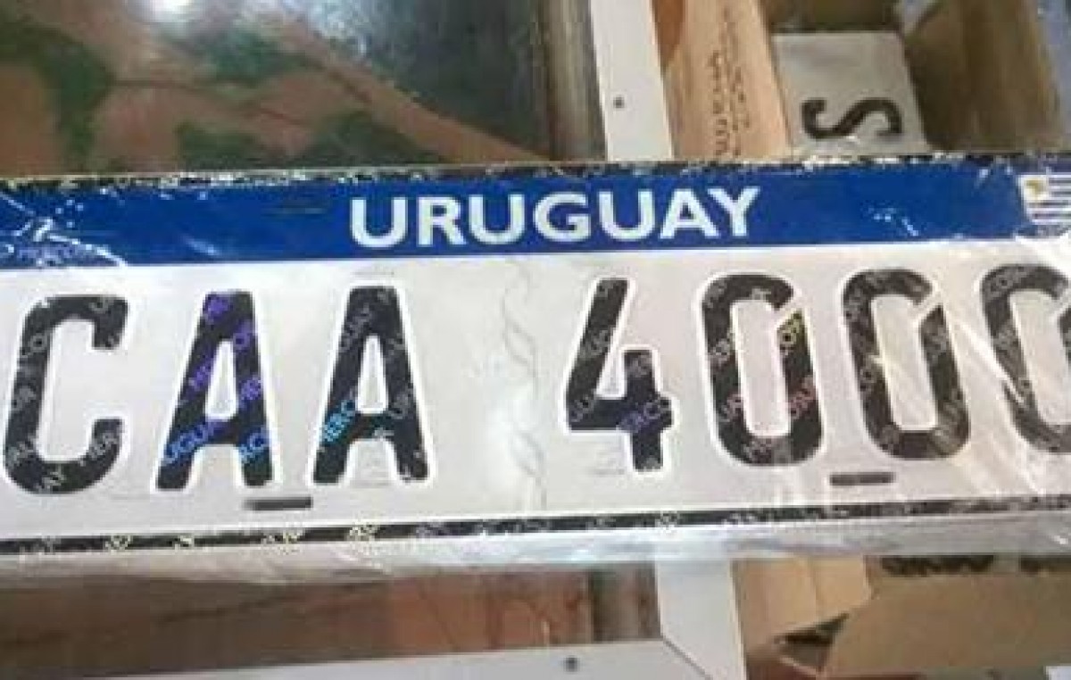 Algunas comunas de Uruguay ya entregan las nuevas matrículas del Mercosur