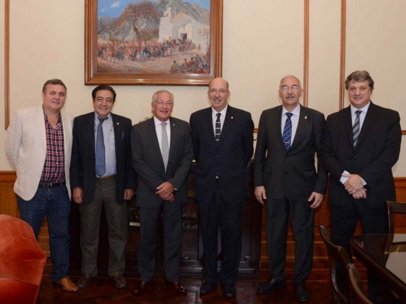 ENCUENTRO/ FELLNER SE REUNIÓ CON MIEMBROS DEL INTA PARA ABORDAR LOS ALCANCES DEL PROGRAMA "INTA VA".