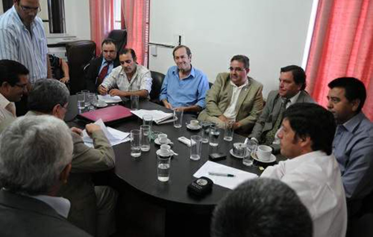 Intendentes de Catamarca buscan asistencia económica para afrontar los aumentos salariales
