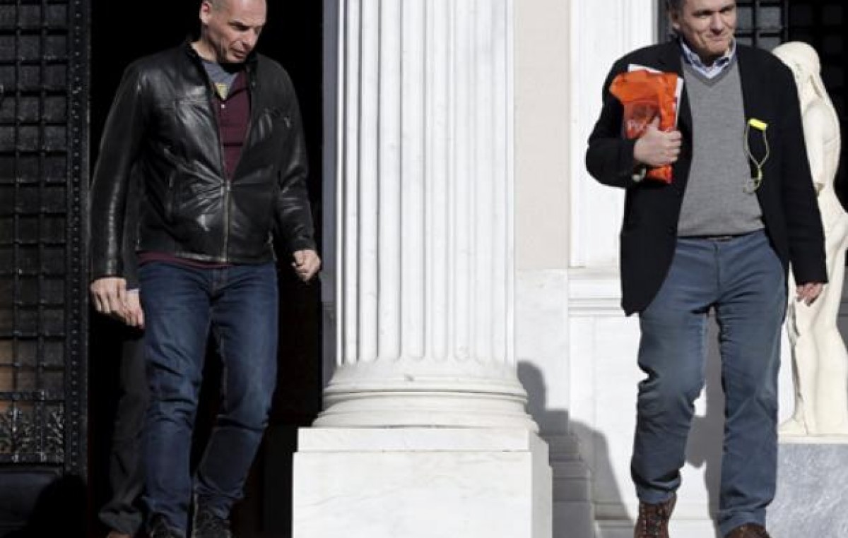 Grecia debió cambiar negociadores por presión de la «troika»