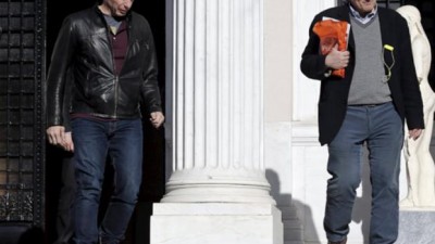 Grecia debió cambiar negociadores por presión de la «troika»