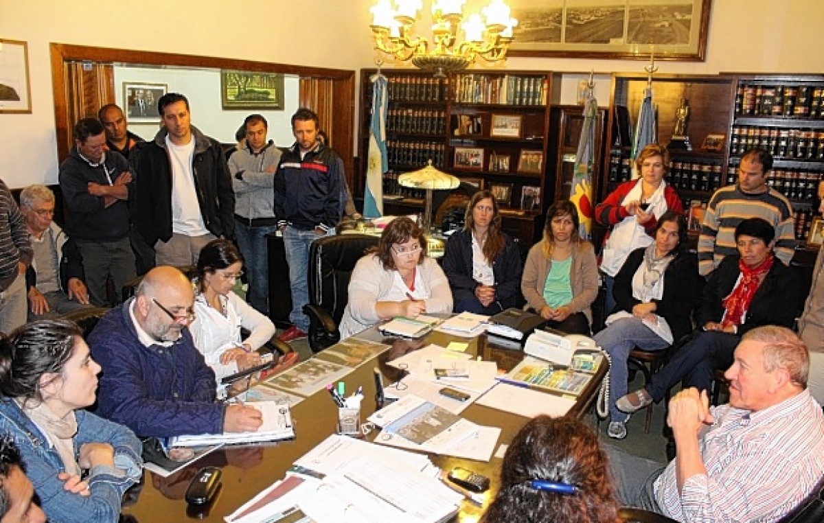 Nuevas negociaciones por los salarios en Tornquist y Suárez