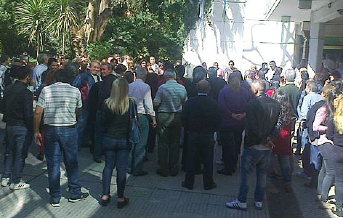 Municipales de Almirante Brown reclamaron un aumento salarial del 40%