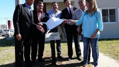 Se inauguraron 100 viviendas para trabajadores municipales en Victoria