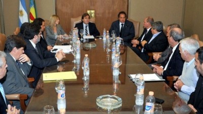 Scioli y los Intendentes radicales limaron asperezas sobre las asignaciones de fondos
