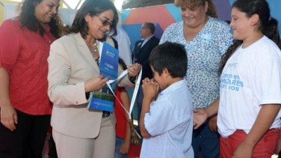La Gobernadora entregó 30 viviendas en Valle Viejo