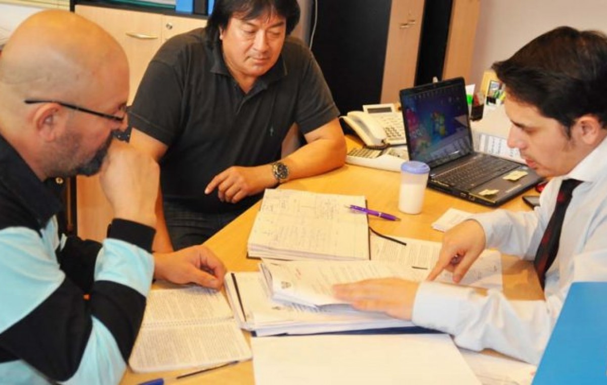 Evalúan la recategorización de los empleados municipales de Río Grande