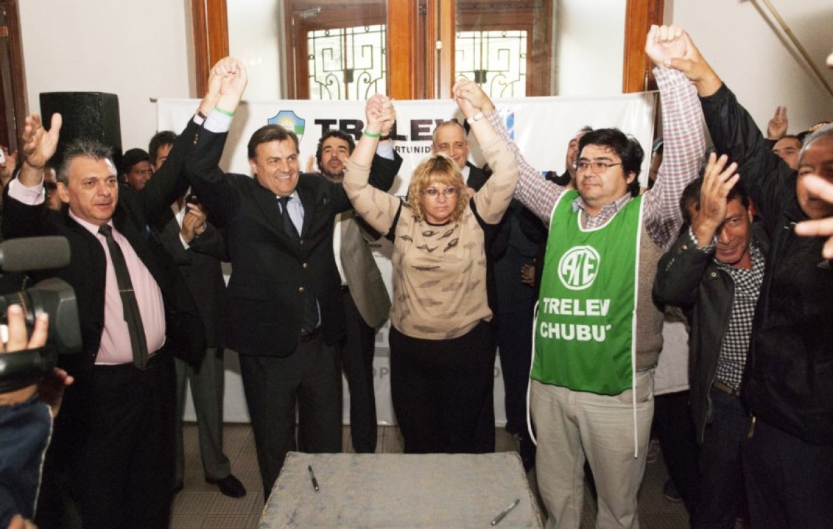 Firmaron en Trelew el cuerpo general del Convenio Colectivo de empleados Municipales