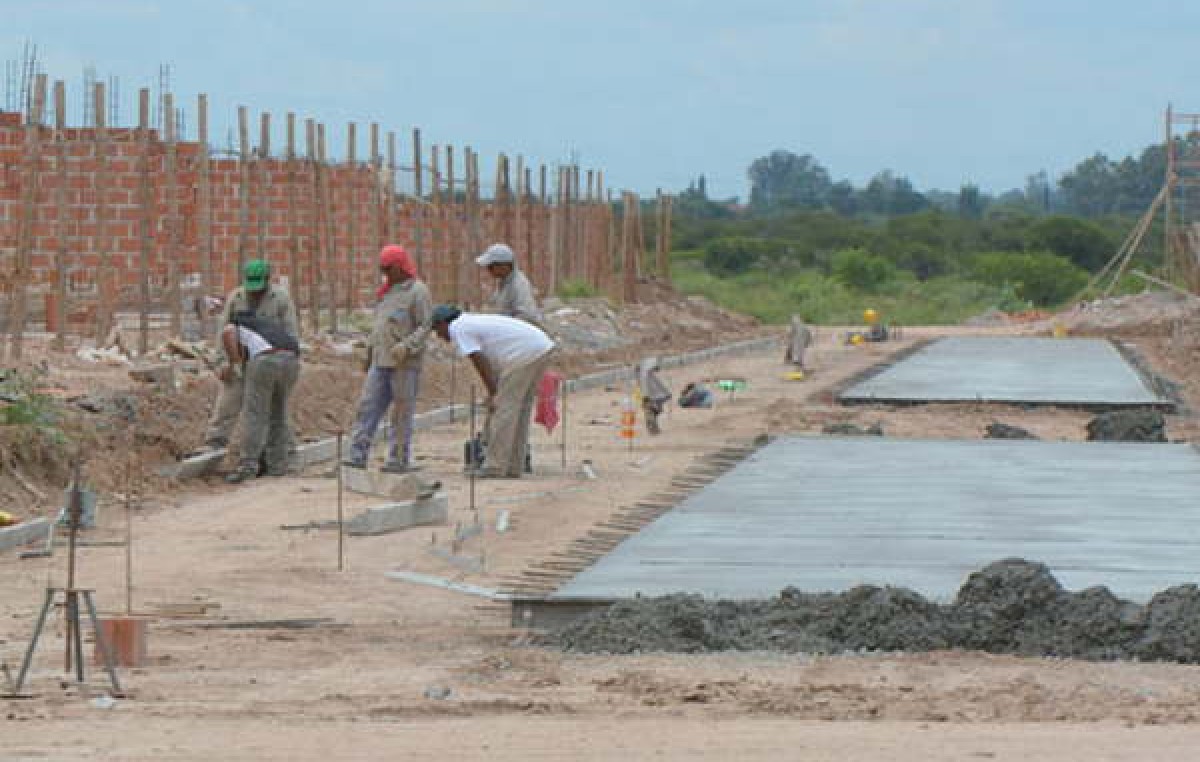 Iniciarán la construcción de 350 viviendas en Capital y La Banda y obras de pavimento