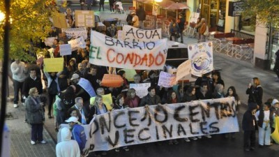 Cosquín: reclamo de municipales calienta el clima político y social