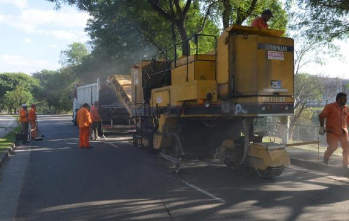 El Intendente de Córdoba toma deuda a un año para reasfaltar