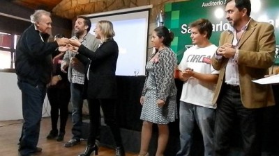 Gobierno de Bariloche reconoció a empresas que incorporaron jóvenes de la Oficina de Empleo