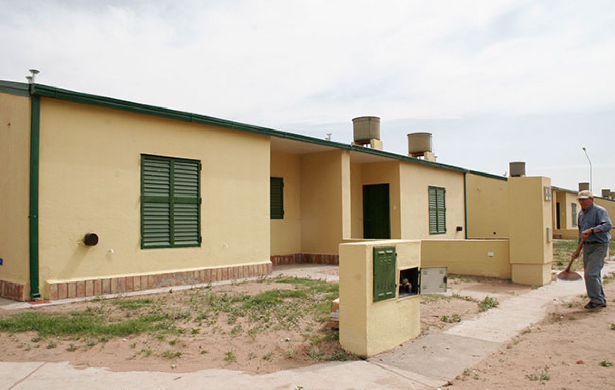 Llaman a licitación para construir 2.000 viviendas en La Pampa