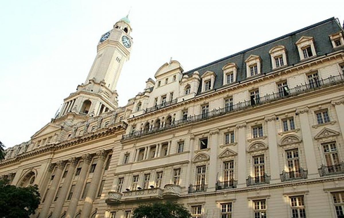 Candidatos a legisladores porteños por el FPV debatieron sobre comunas y ciudadanía