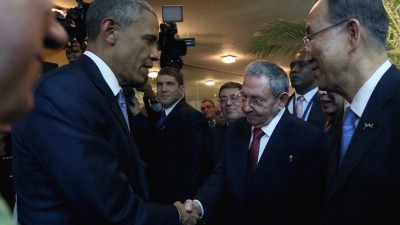 Histórico saludo entre Obama y Castro