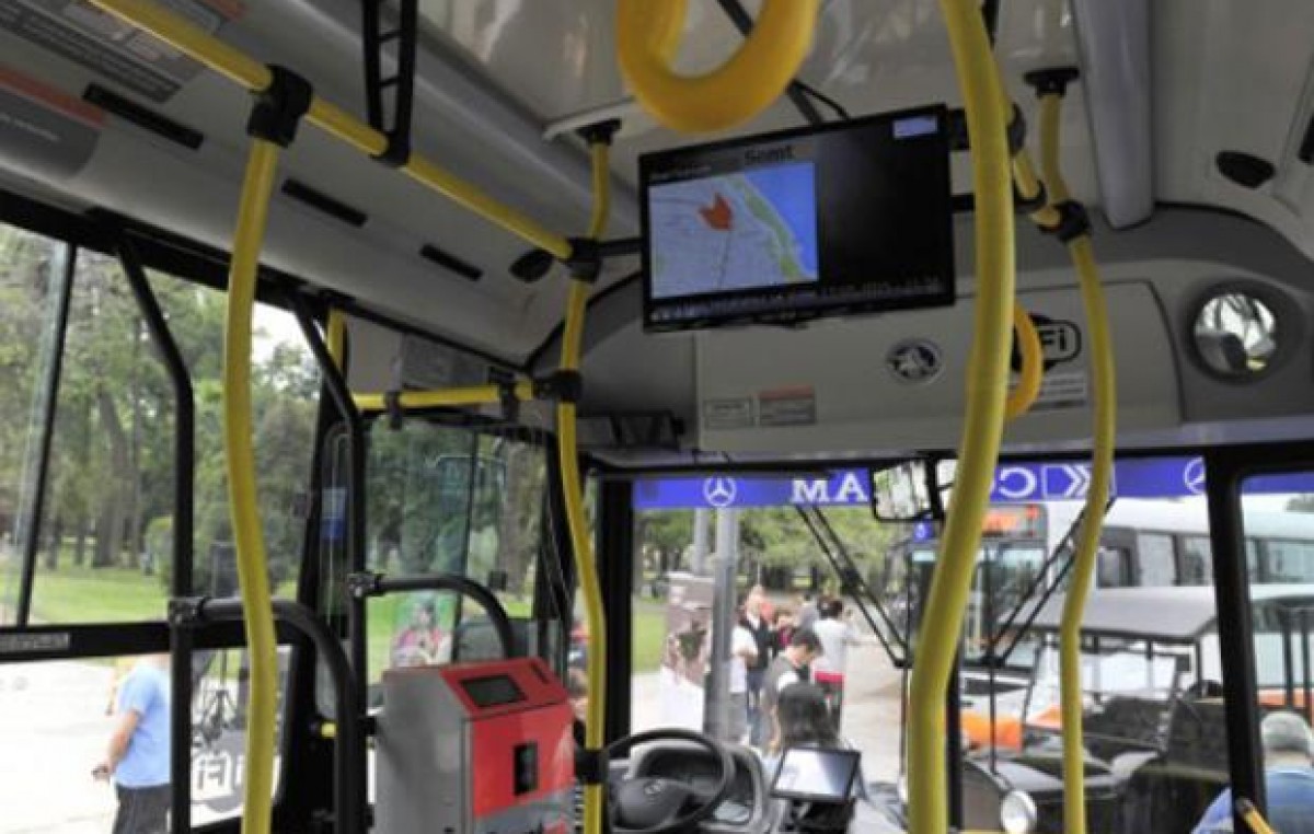 Instalan Wi-FI y pantallas LED en nueve colectivos de Rosario